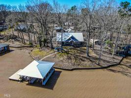 239 Lakeshore Dr