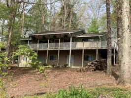 134 Lakeshore Dr
