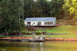 1090 Lee Rd 369