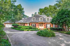2256 Emerald Dr