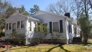 597 Lindy Ln