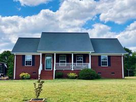 202 Whispering Creek Trl