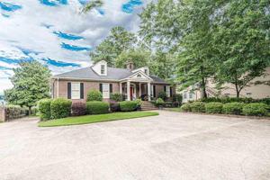 103 Lakeview Court