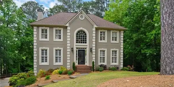 435 Ridgewood Way