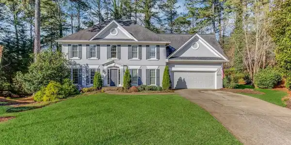 3560 Lakewind Way