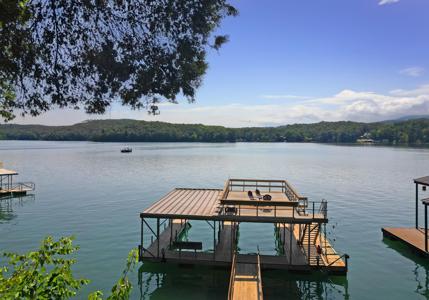 556 Hazelwood Point