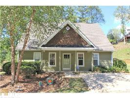 271 Lakeside Dr
