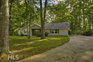 96 E Dogwood Ln