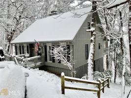 109 Wake Robin Dr