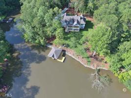 680 Mountain Dr