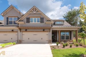 303 Tree Top Ln