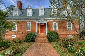8325 Greenview Dr