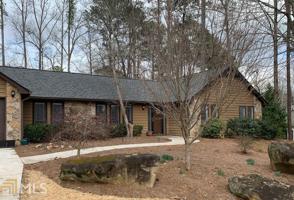 4405 Oak Ln
