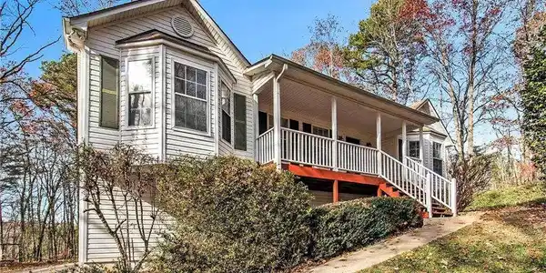 201 Fairview Court