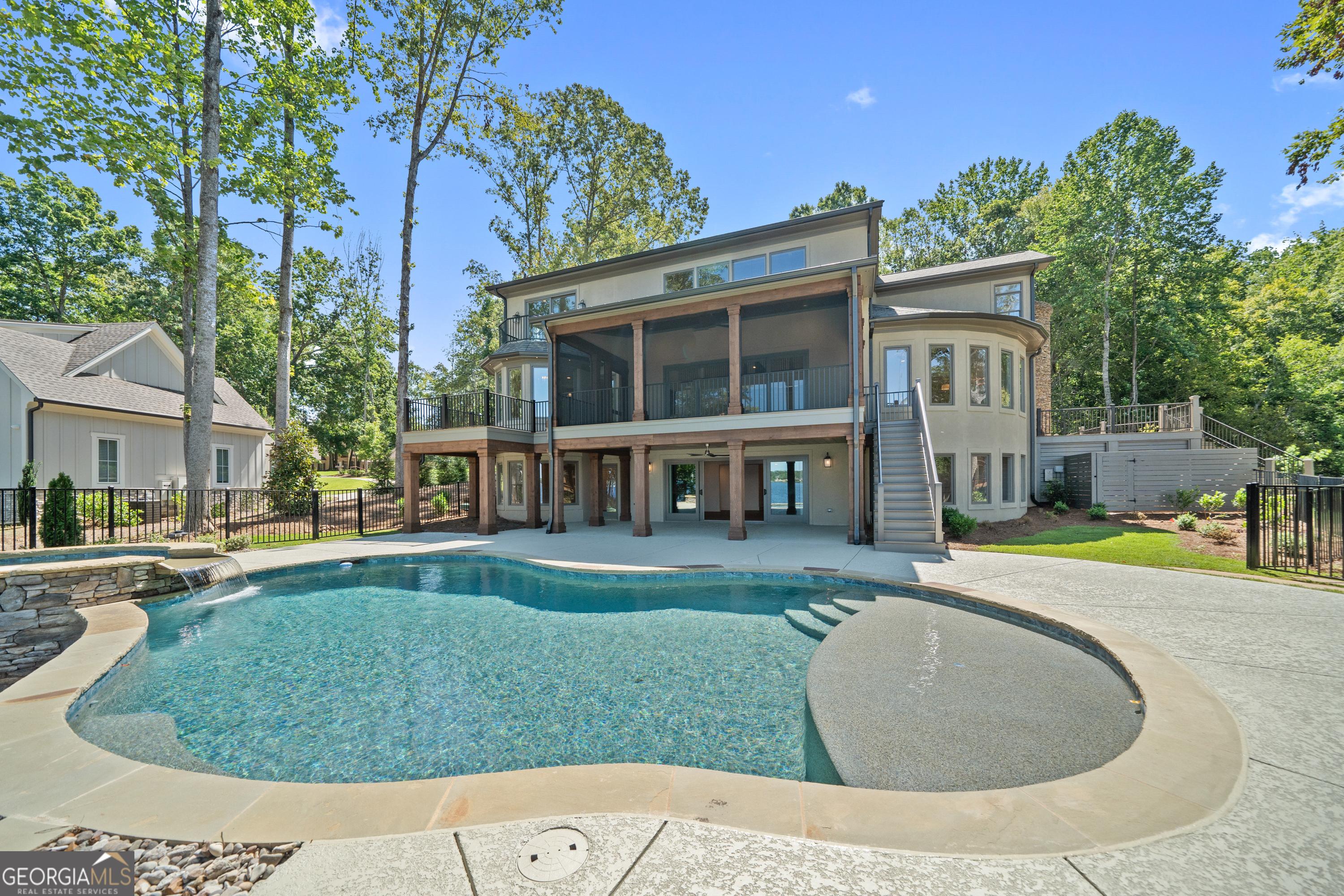 Image 4Swimming Pool