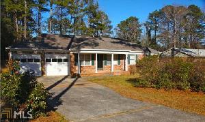 2352 Carnes Rd