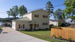 94 Lakeshore Dr