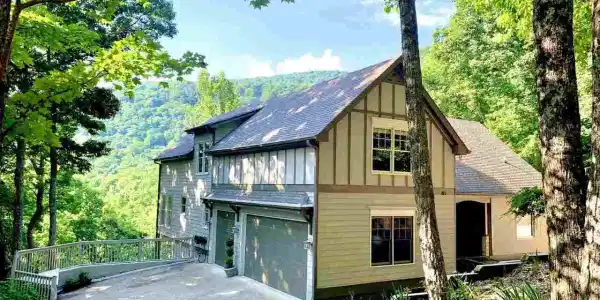 245 Sassafras Mountain Trail