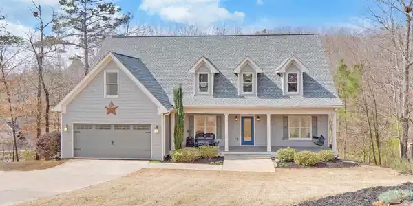 3342 Barry Ln