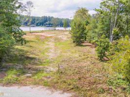 3133 Lake Park Dr