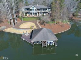 585 W Cedar Dr