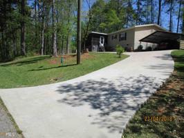 577 Lakeside Trl