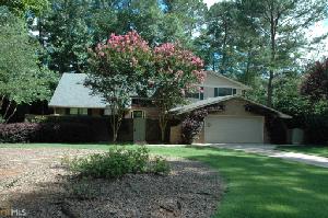 104 Holly Ln