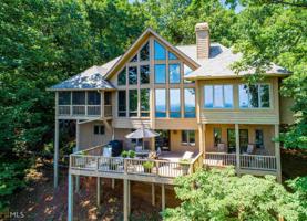 493 Ridgeview Dr