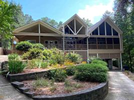163 Lakeshore Cir