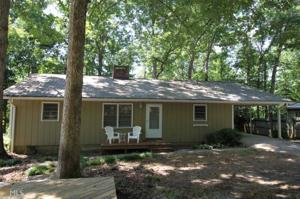 571 Lakeshore Cir