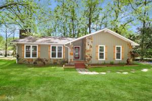 10 Woodlake Ct