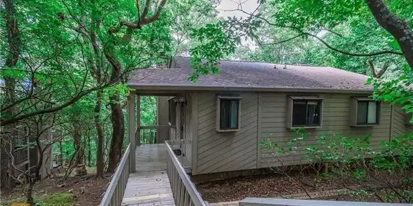200 Villa Rd Unit 105