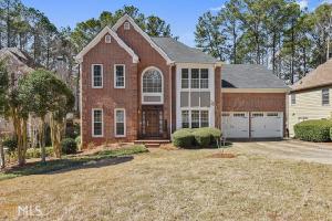 3121 Sandhurst Dr