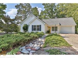 30 Laurelwood Ln
