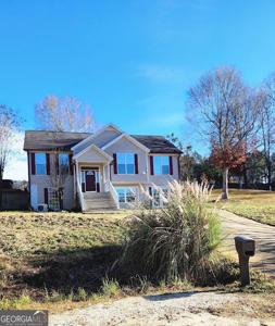 138 Lee Rd 2072, Valley AL 36854