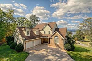 1730 Russell Ridge
