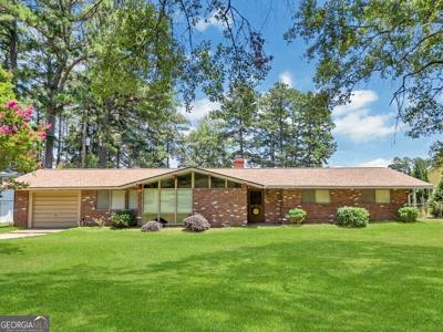 117 W Lakeview Drive NE
