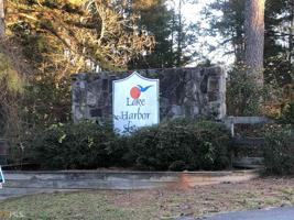 1469 Lakeside Trail