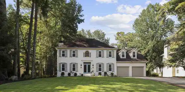 2790 Lakewind Court