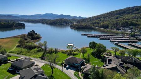1688 Lakeview Drive