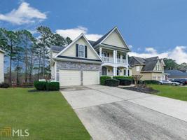 828 Valley Dr