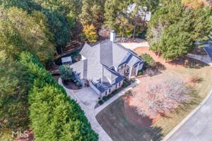 121 Wedgewood Falls Dr