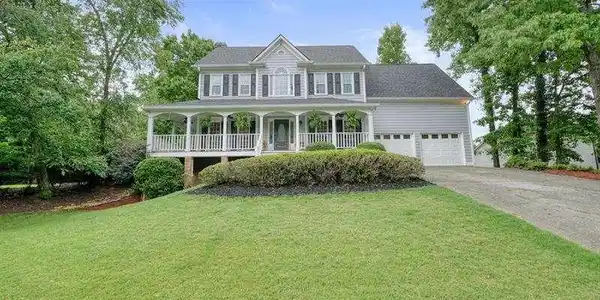 1011 Fairway Valley Drive, Woodstock GA 30189