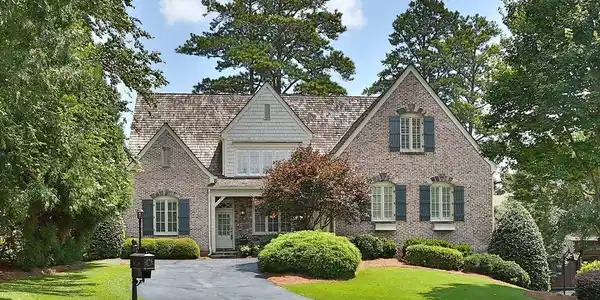225 Ardsley Ln