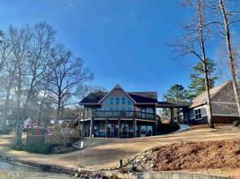 109 Rosebud Ln