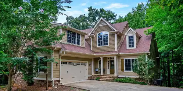 389 Tamarack Dr