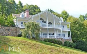 1067 Robin Ridge Ln