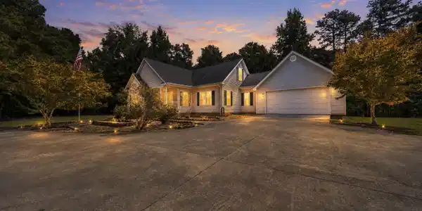 1380 Howard Lewis Road, White Plains GA 30678