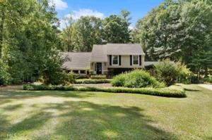 2469 Emerald Dr