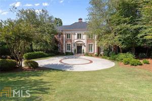 3831 River Mansion
